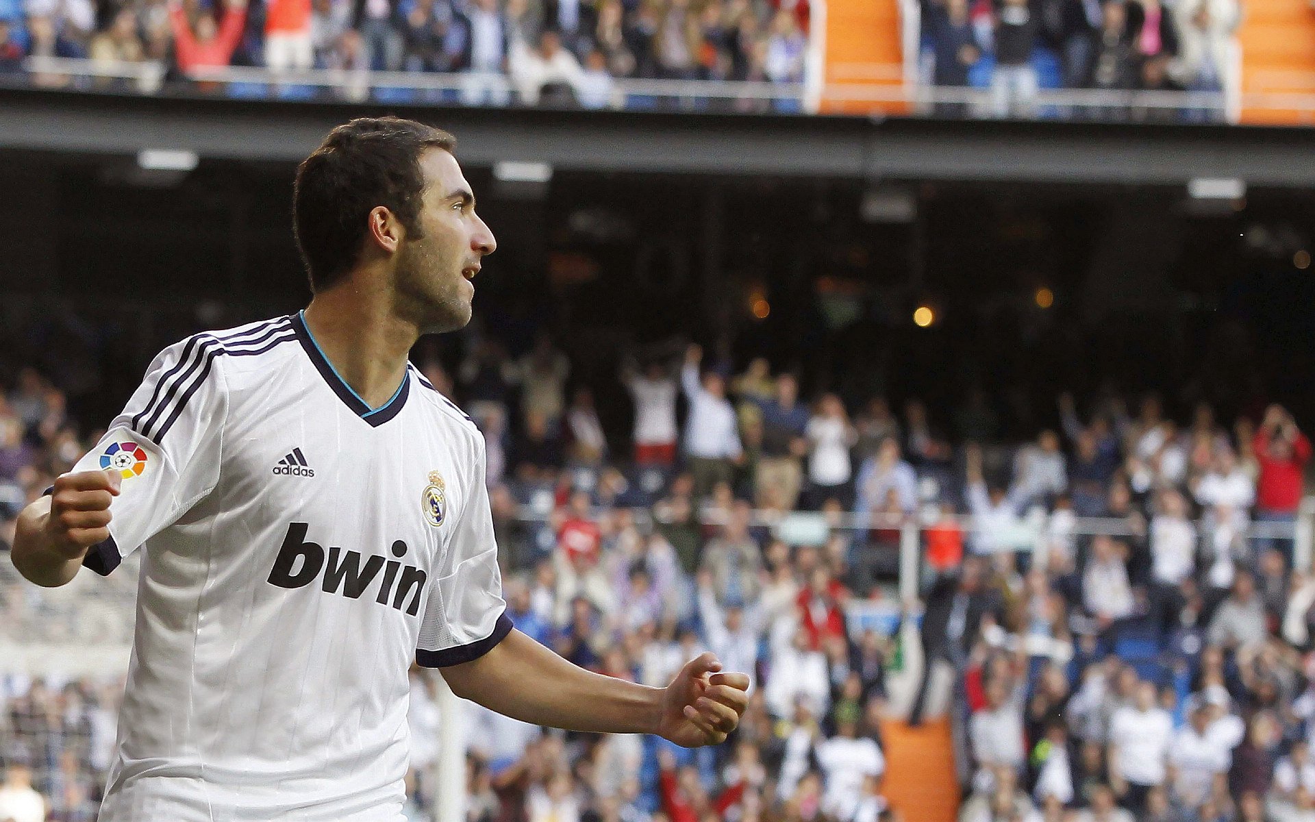 波兰中锋梅开二度，帮助球队逆袭，波兰中锋百度百科